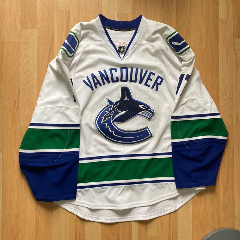 Autographed Ryan Kesler Vancouver Canucks Jersey